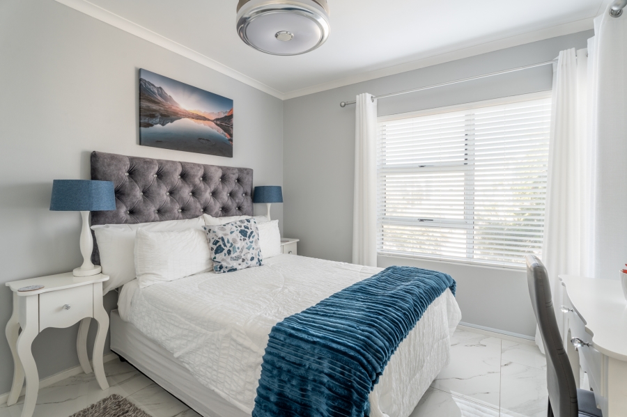 To Let 3 Bedroom Property for Rent in Greenways Golf Estate Western Cape